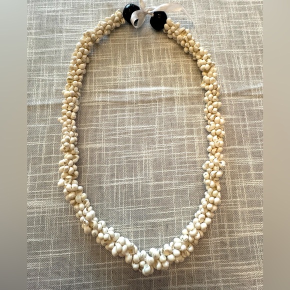 🌺 Hawaiian White Mongo Shell Lei 🌺 Necklace Unisex Coastal Cowgirl Beach Party - Picture 9 of 10